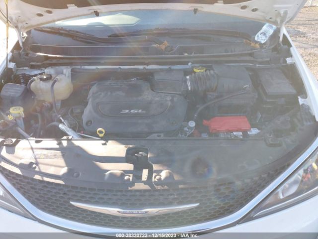 Photo 9 VIN: 2C4RC1BG4HR810067 - CHRYSLER PACIFICA 