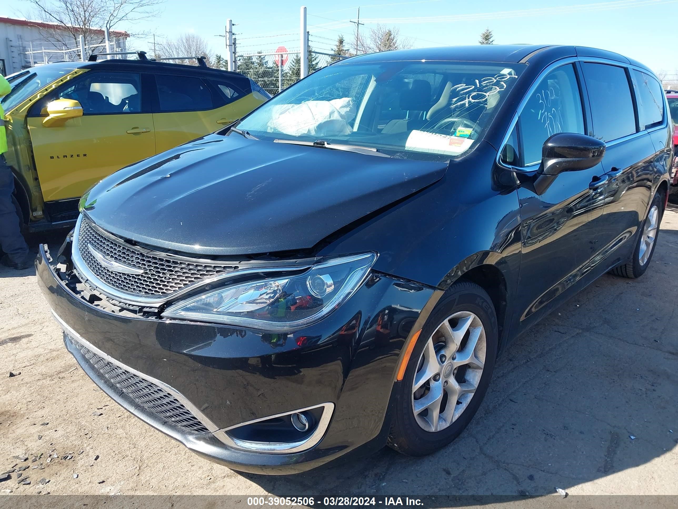 Photo 1 VIN: 2C4RC1BG4HR817021 - CHRYSLER PACIFICA 