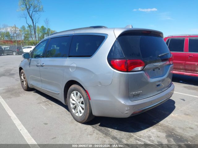 Photo 2 VIN: 2C4RC1BG4HR826771 - CHRYSLER PACIFICA 