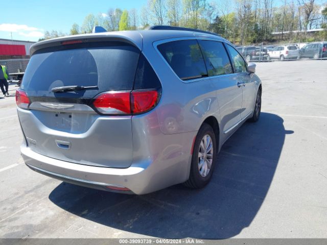 Photo 3 VIN: 2C4RC1BG4HR826771 - CHRYSLER PACIFICA 