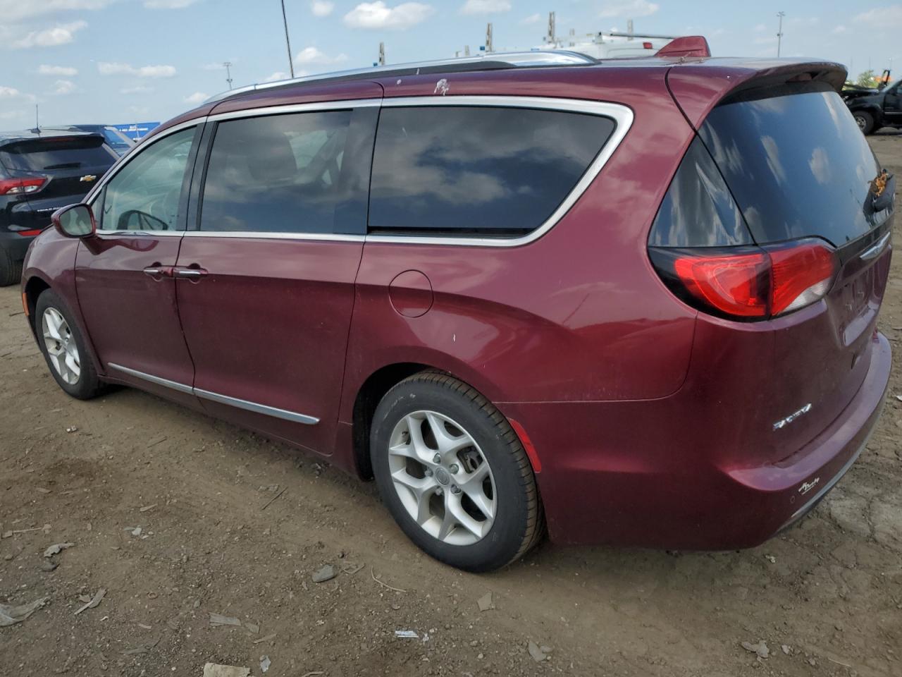 Photo 1 VIN: 2C4RC1BG4JR104724 - CHRYSLER PACIFICA 