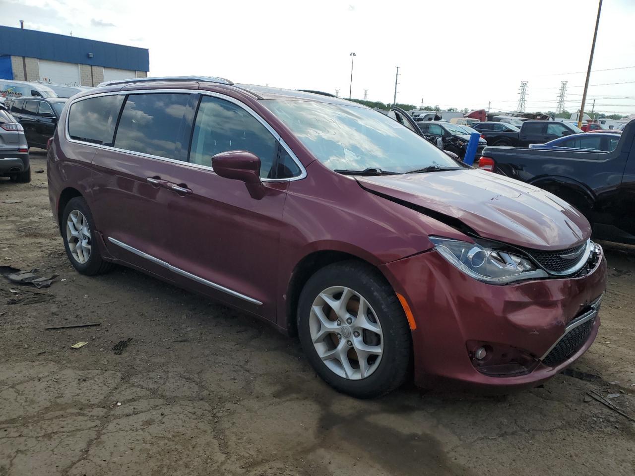 Photo 3 VIN: 2C4RC1BG4JR104724 - CHRYSLER PACIFICA 