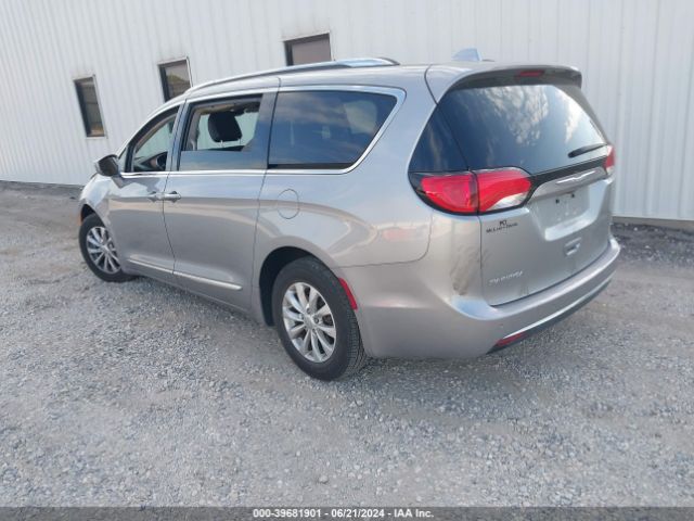 Photo 2 VIN: 2C4RC1BG4JR112094 - CHRYSLER PACIFICA 