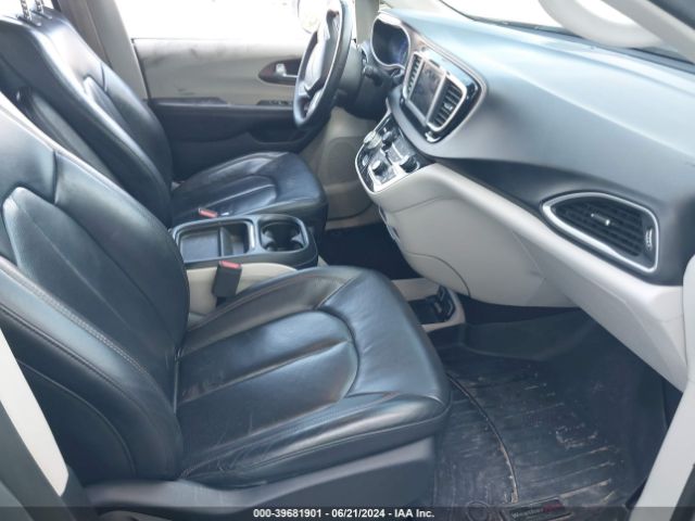 Photo 4 VIN: 2C4RC1BG4JR112094 - CHRYSLER PACIFICA 