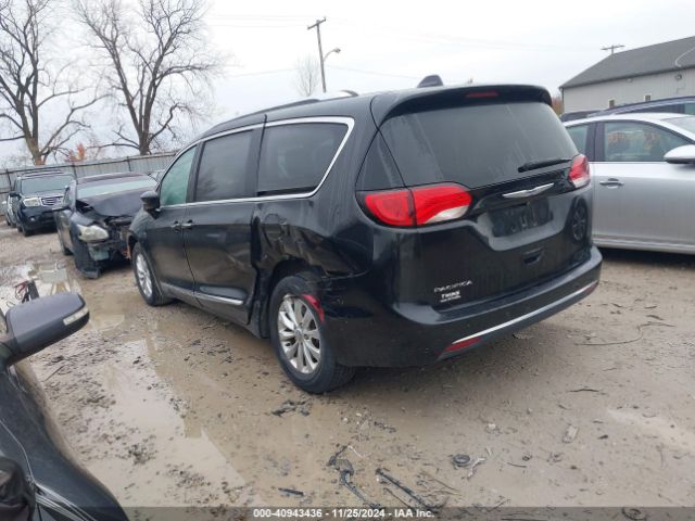 Photo 2 VIN: 2C4RC1BG4JR142633 - CHRYSLER PACIFICA 