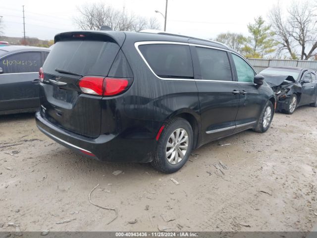 Photo 3 VIN: 2C4RC1BG4JR142633 - CHRYSLER PACIFICA 