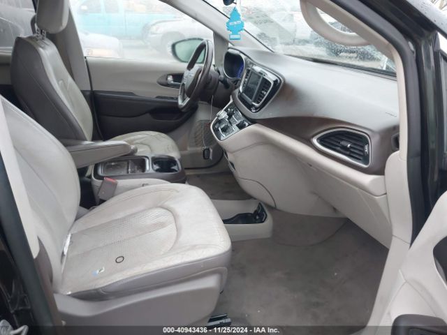 Photo 4 VIN: 2C4RC1BG4JR142633 - CHRYSLER PACIFICA 