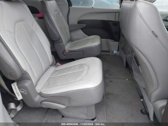 Photo 7 VIN: 2C4RC1BG4JR142633 - CHRYSLER PACIFICA 