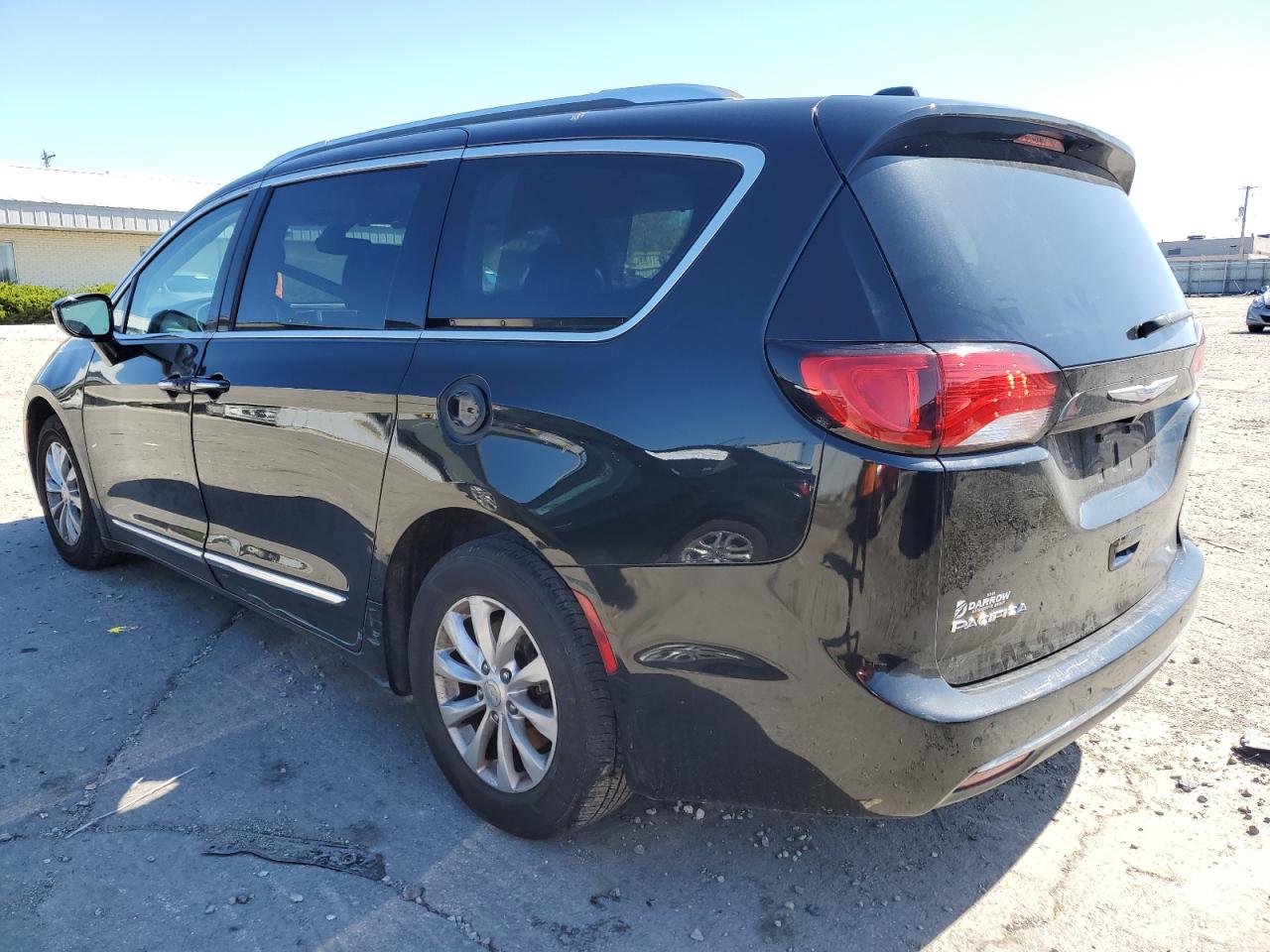 Photo 1 VIN: 2C4RC1BG4JR234812 - CHRYSLER PACIFICA 