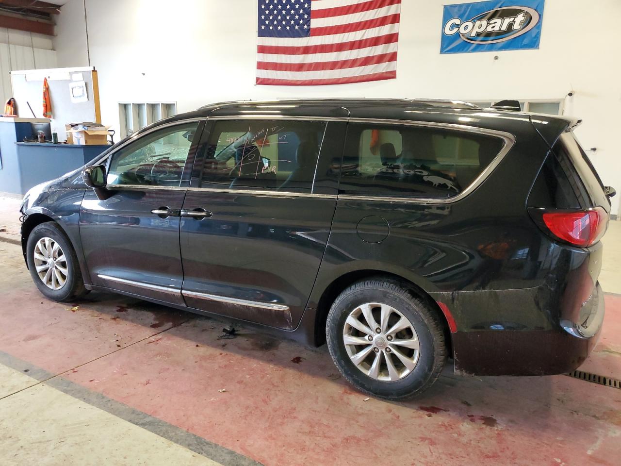 Photo 1 VIN: 2C4RC1BG4JR280334 - CHRYSLER PACIFICA 