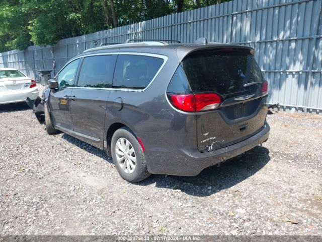 Photo 2 VIN: 2C4RC1BG4JR356179 - CHRYSLER PACIFICA 