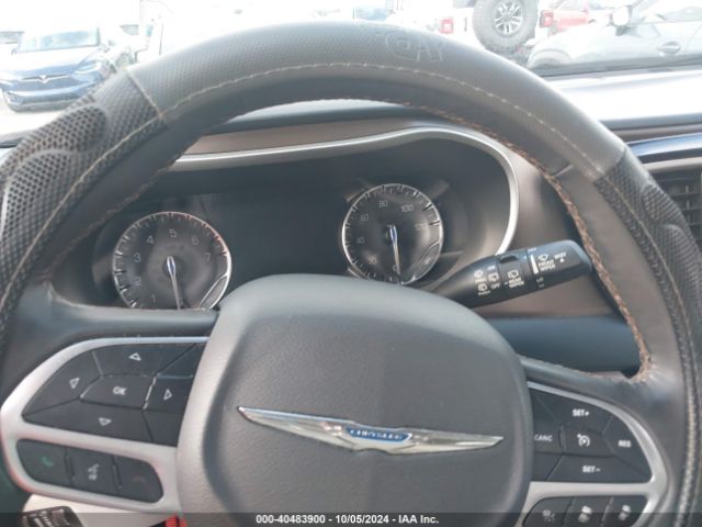 Photo 6 VIN: 2C4RC1BG4KR667984 - CHRYSLER PACIFICA 