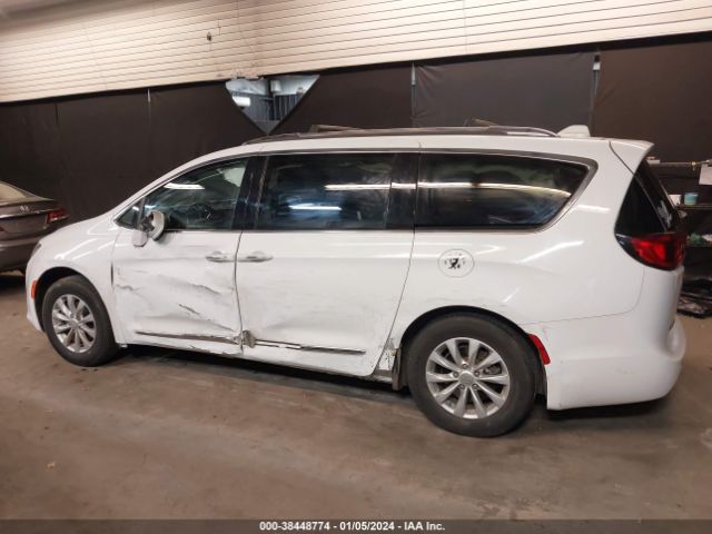 Photo 5 VIN: 2C4RC1BG4KR668665 - CHRYSLER PACIFICA 