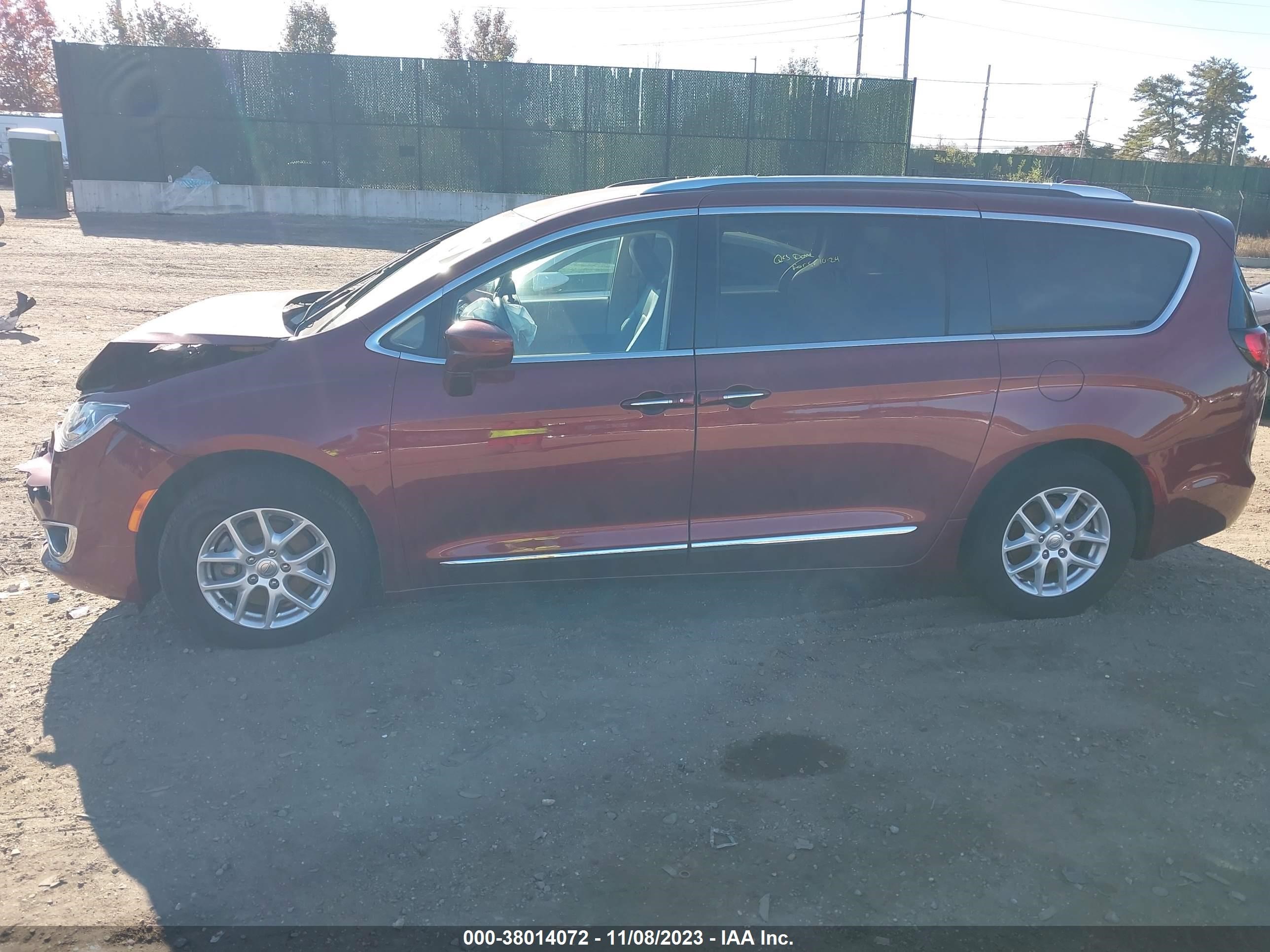 Photo 13 VIN: 2C4RC1BG4LR285536 - CHRYSLER PACIFICA 