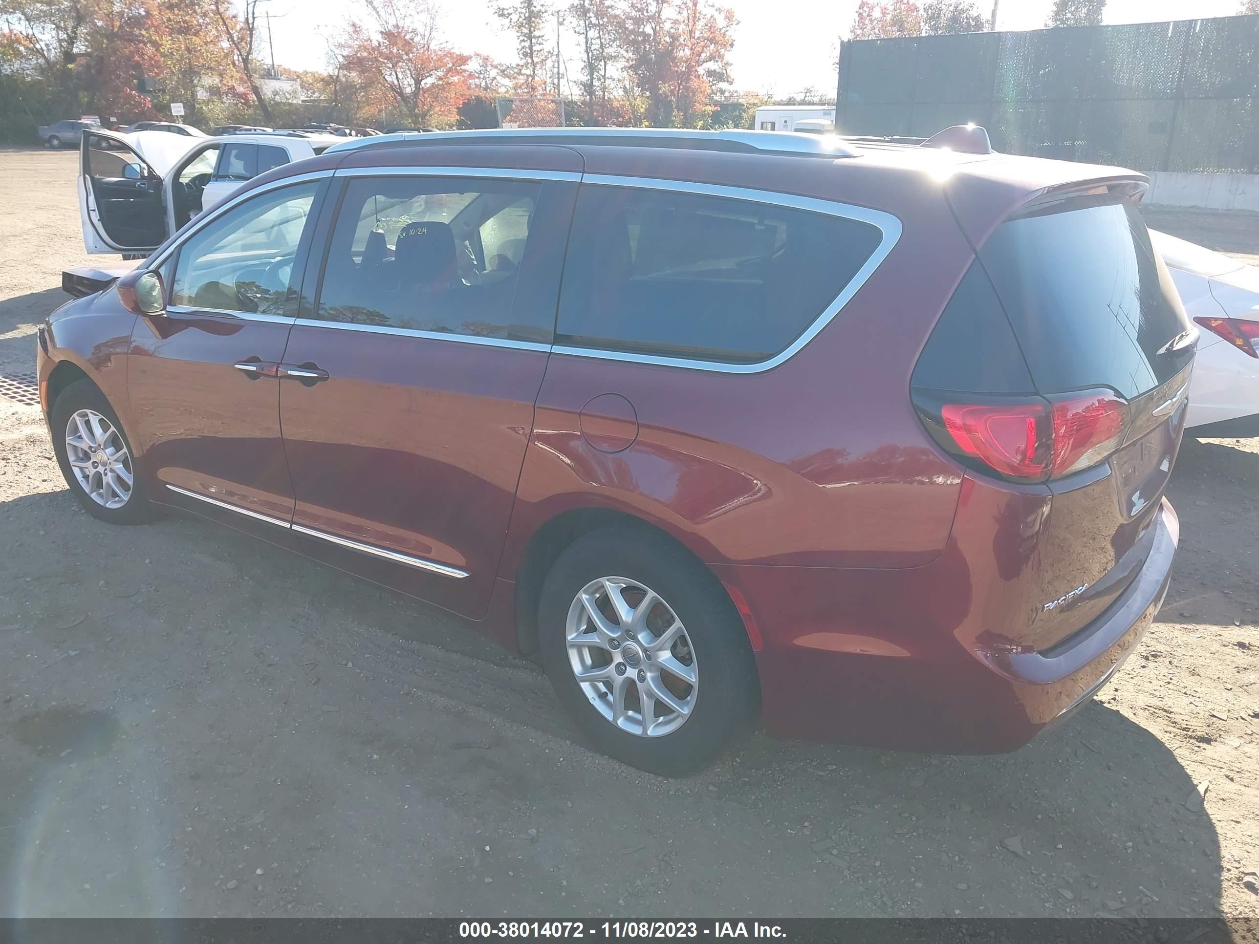 Photo 2 VIN: 2C4RC1BG4LR285536 - CHRYSLER PACIFICA 