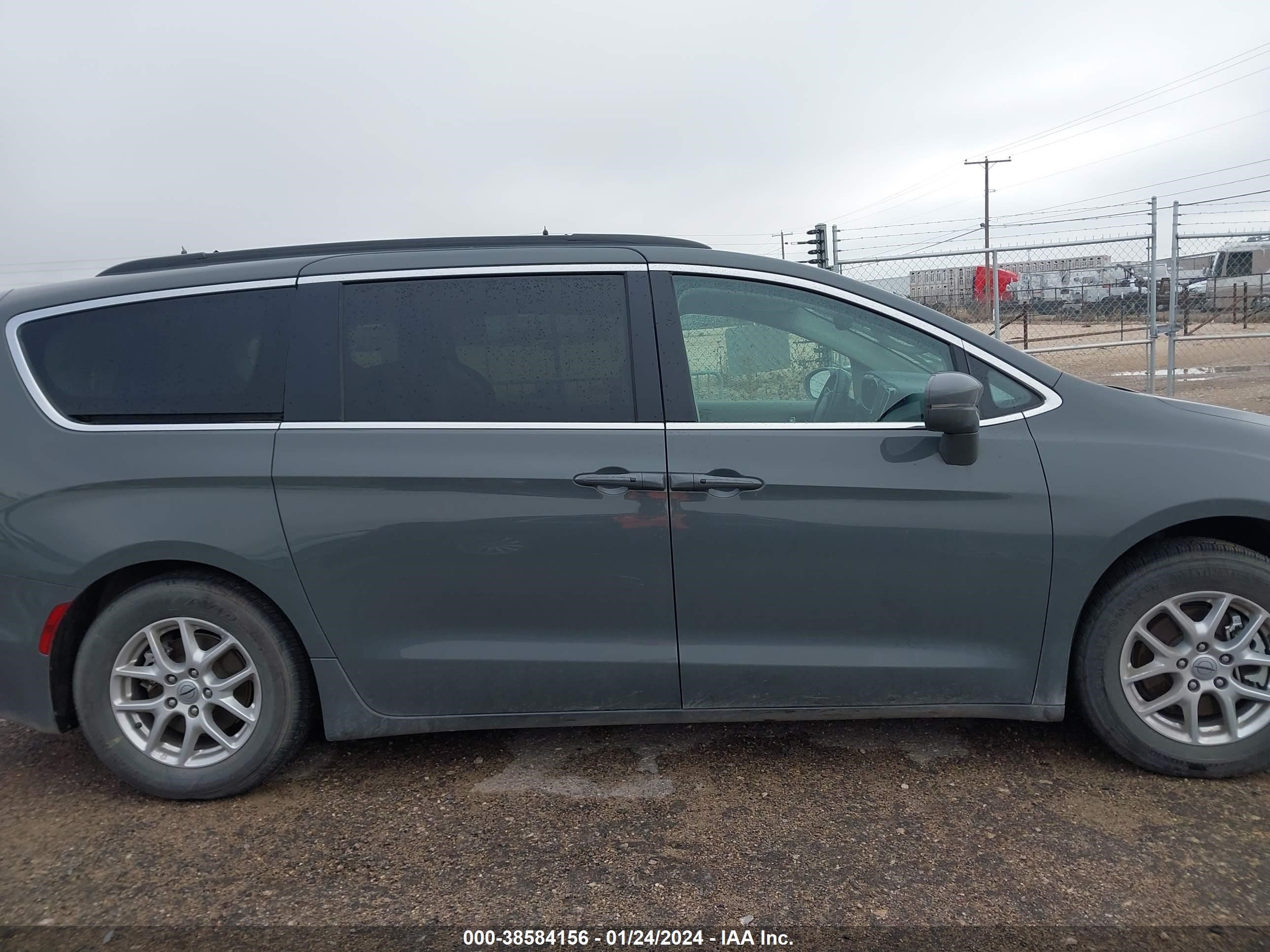 Photo 11 VIN: 2C4RC1BG4NR115549 - CHRYSLER PACIFICA 