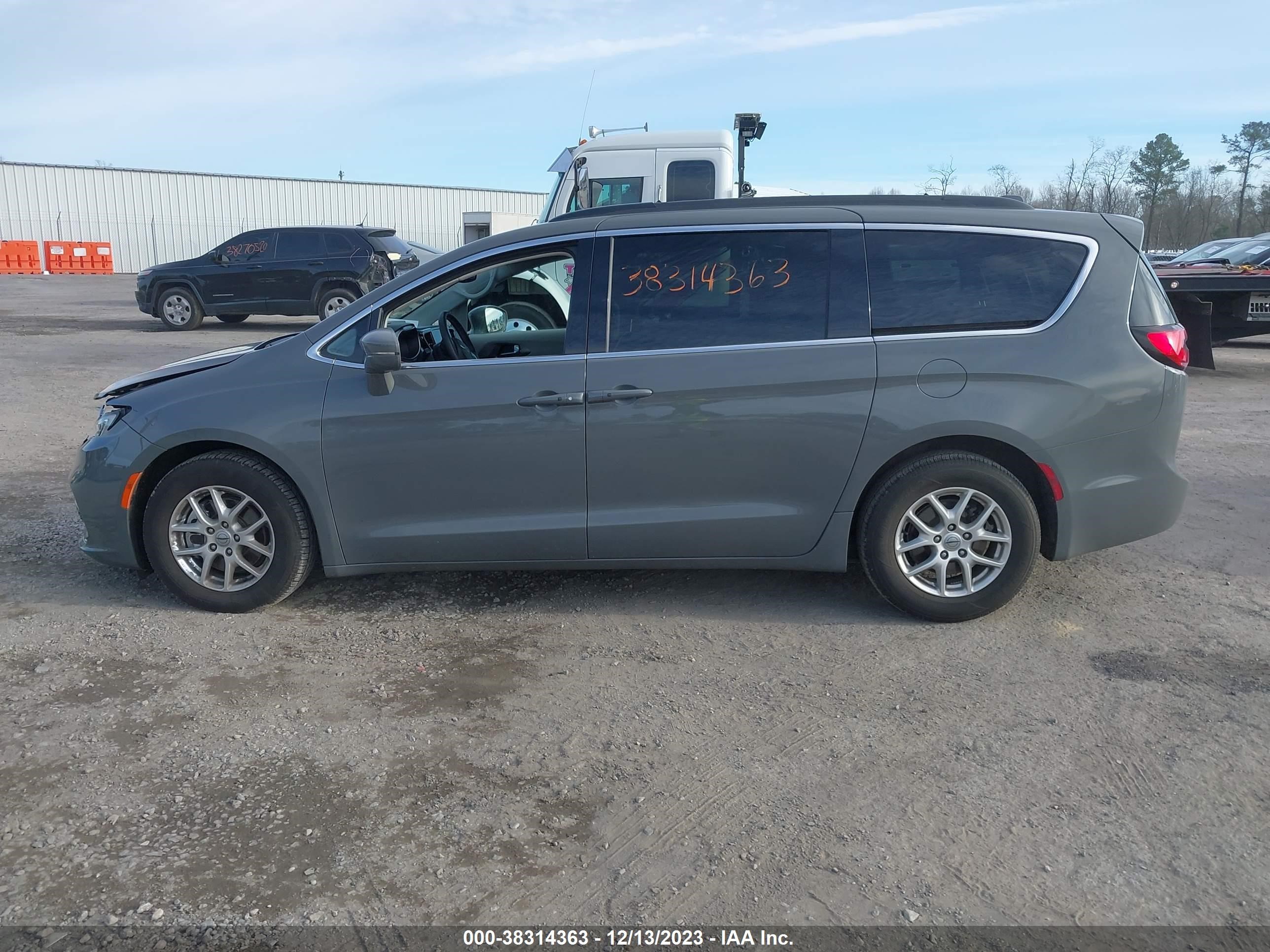 Photo 13 VIN: 2C4RC1BG4NR142055 - CHRYSLER PACIFICA 