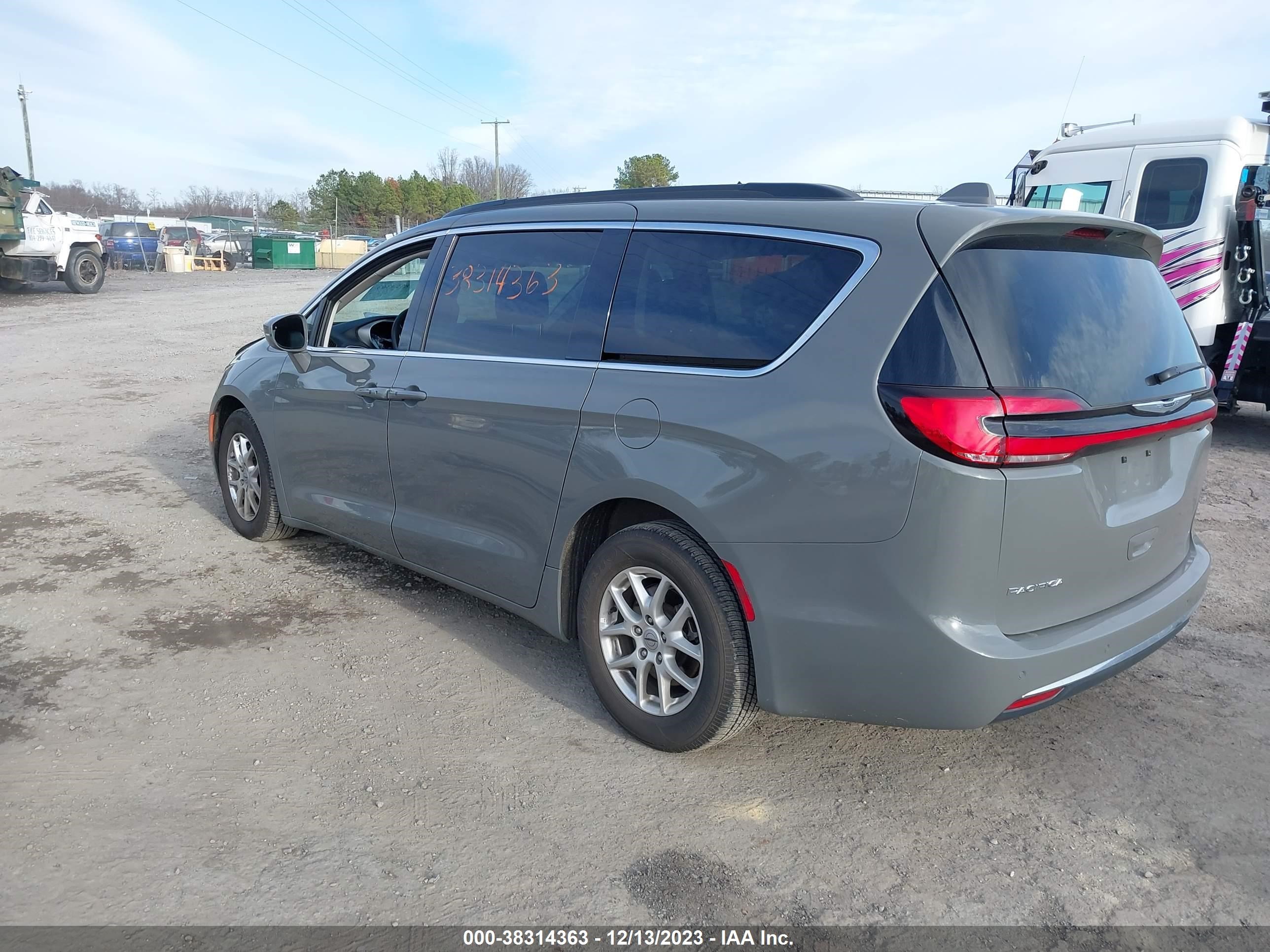 Photo 2 VIN: 2C4RC1BG4NR142055 - CHRYSLER PACIFICA 