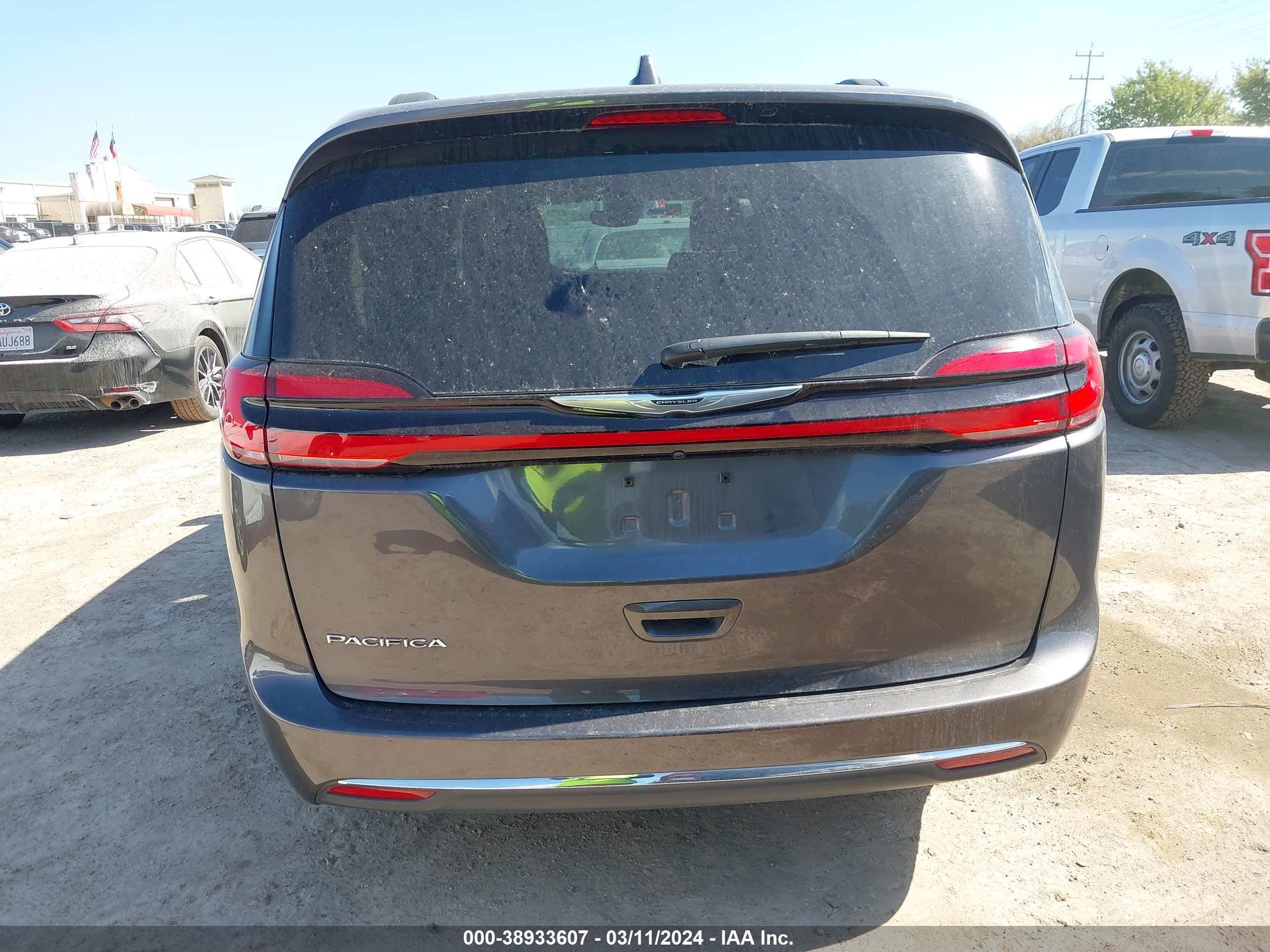 Photo 15 VIN: 2C4RC1BG4NR188095 - CHRYSLER PACIFICA 