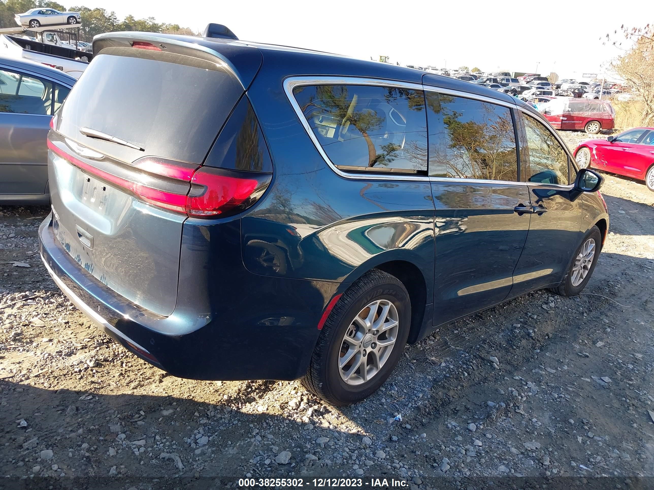 Photo 3 VIN: 2C4RC1BG4PR582022 - CHRYSLER PACIFICA 