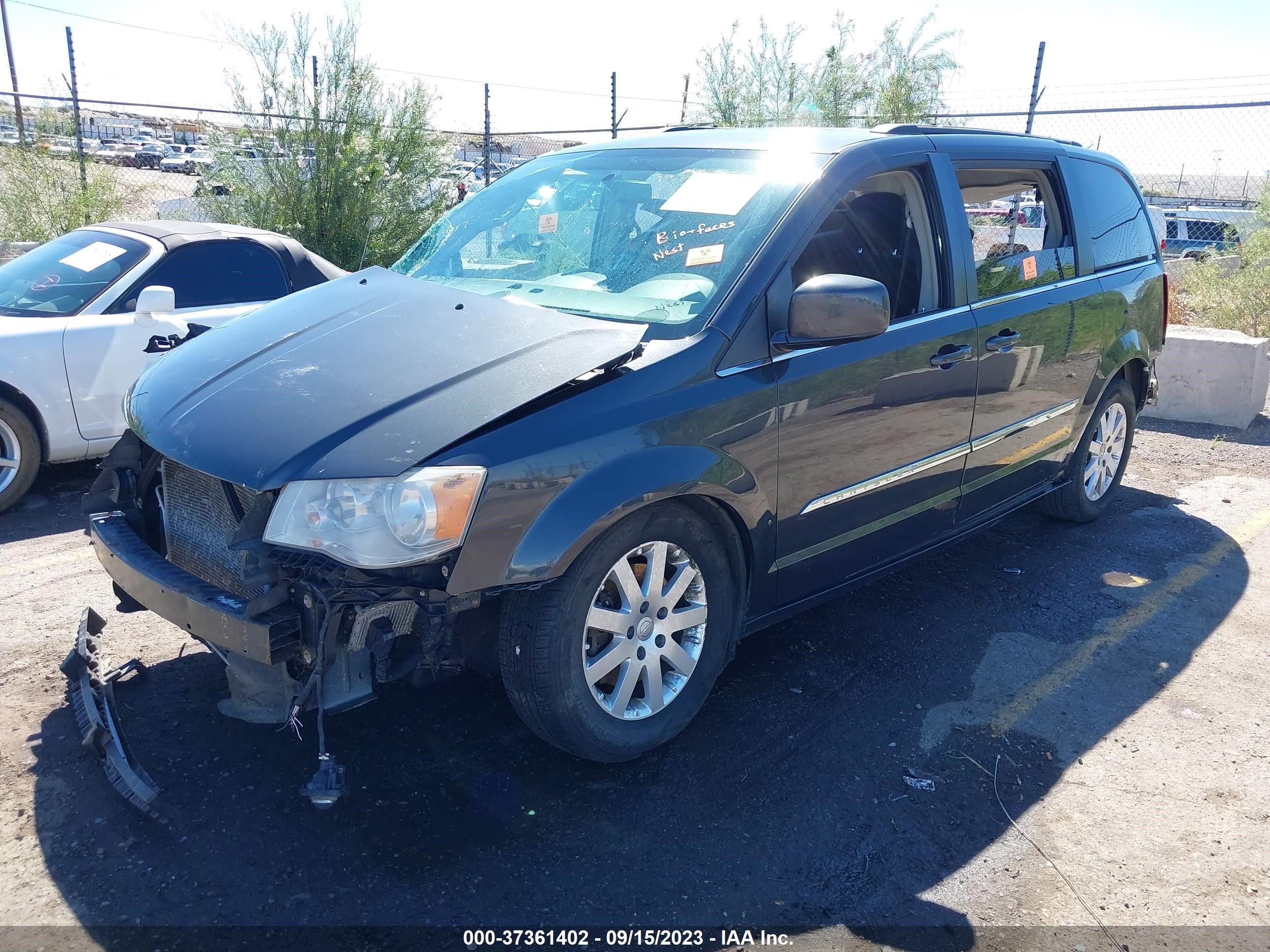 Photo 1 VIN: 2C4RC1BG5CR246101 - CHRYSLER TOWN & COUNTRY 