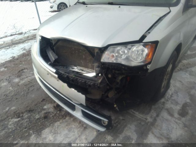 Photo 5 VIN: 2C4RC1BG5CR320763 - CHRYSLER TOWN & COUNTRY 