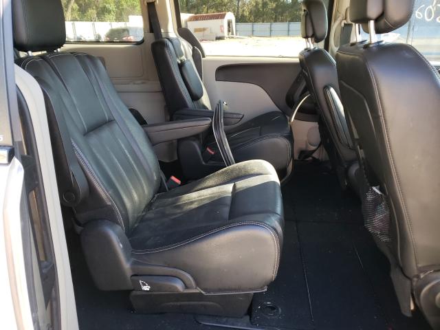 Photo 5 VIN: 2C4RC1BG5CR345498 - CHRYSLER TOWN & COU 