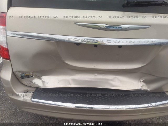 Photo 5 VIN: 2C4RC1BG5CR382227 - CHRYSLER TOWN & COUNTRY 