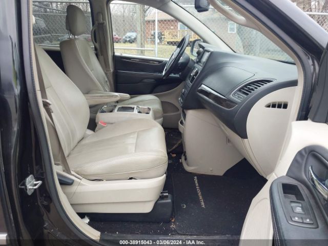 Photo 4 VIN: 2C4RC1BG5DR526750 - CHRYSLER TOWN & COUNTRY 