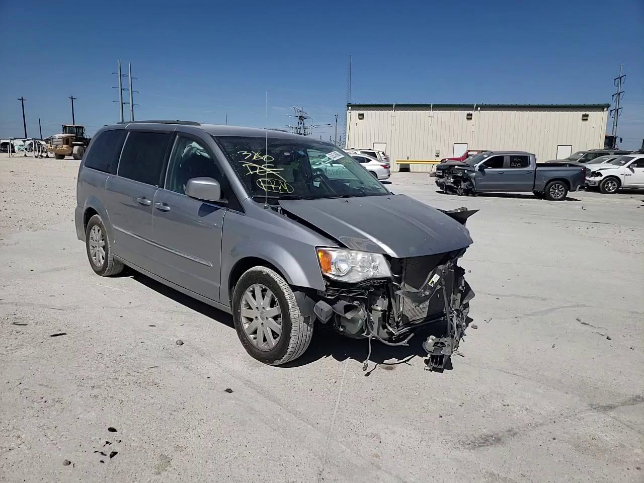 Photo 10 VIN: 2C4RC1BG5DR645625 - CHRYSLER TOWN & COU 