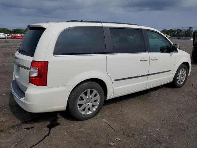 Photo 2 VIN: 2C4RC1BG5DR650632 - CHRYSLER TOWN & COU 