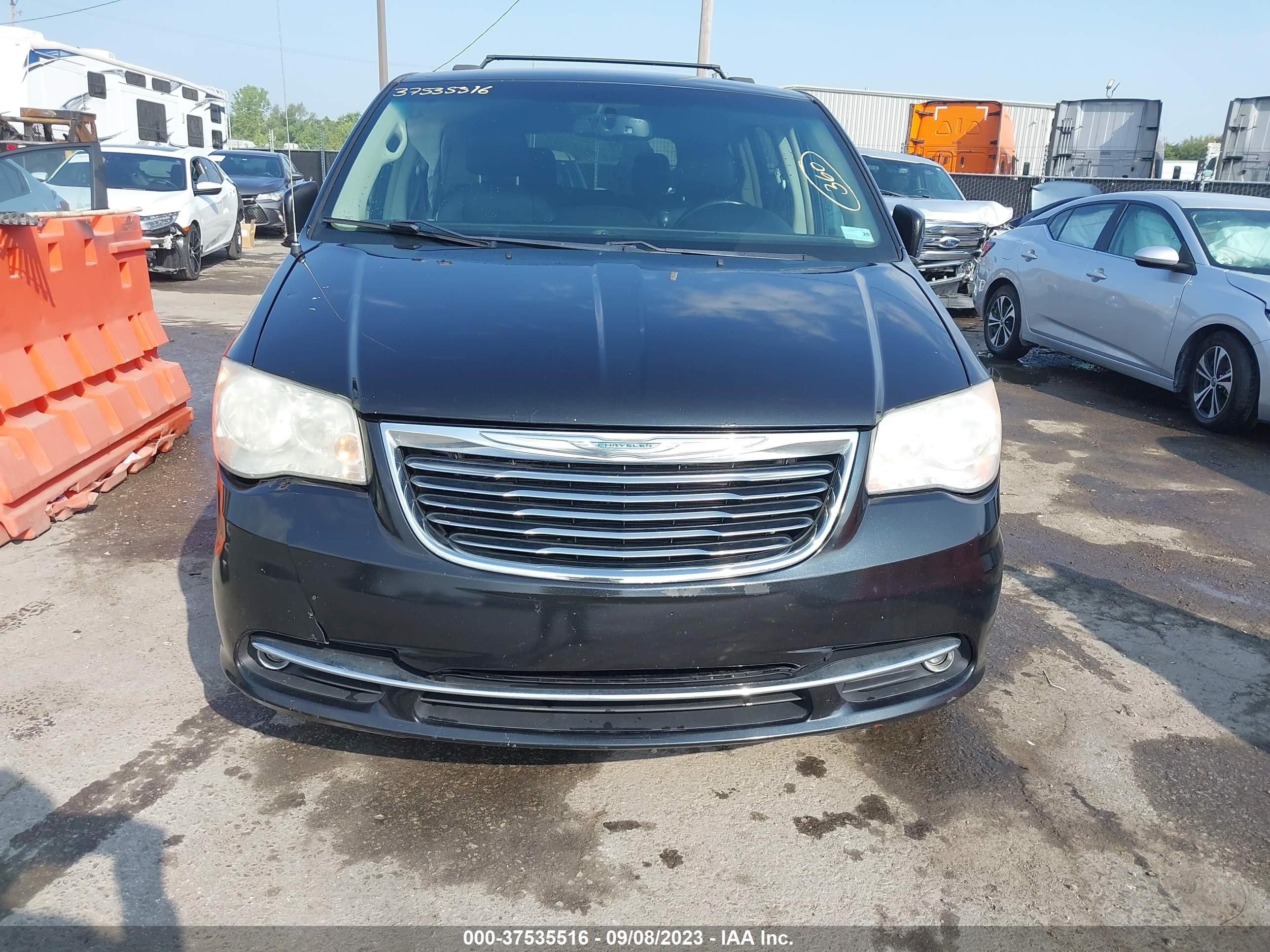 Photo 11 VIN: 2C4RC1BG5DR743988 - CHRYSLER TOWN & COUNTRY 