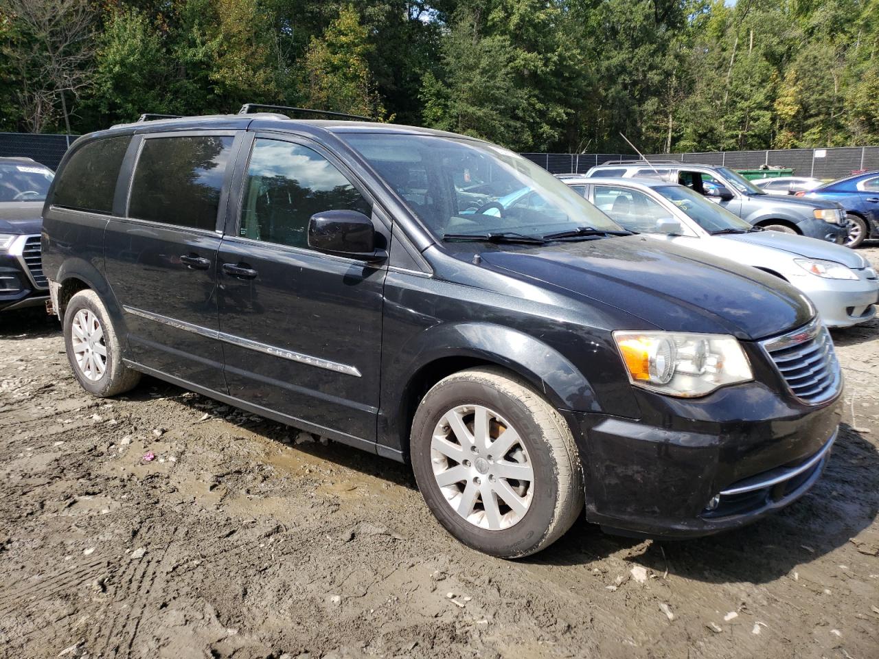 Photo 3 VIN: 2C4RC1BG5DR744591 - CHRYSLER TOWN & COUNTRY 