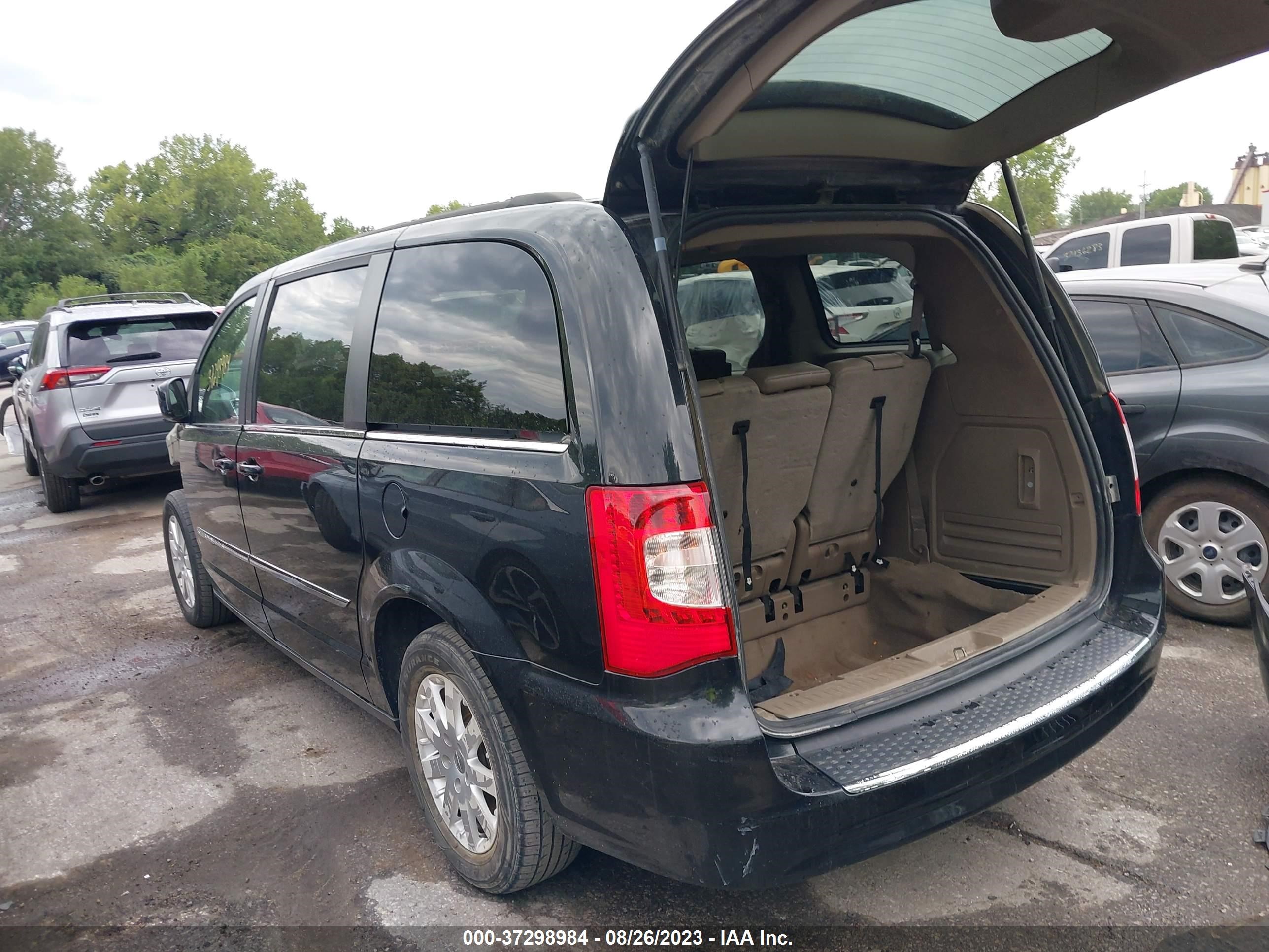 Photo 2 VIN: 2C4RC1BG5DR792639 - CHRYSLER TOWN & COUNTRY 