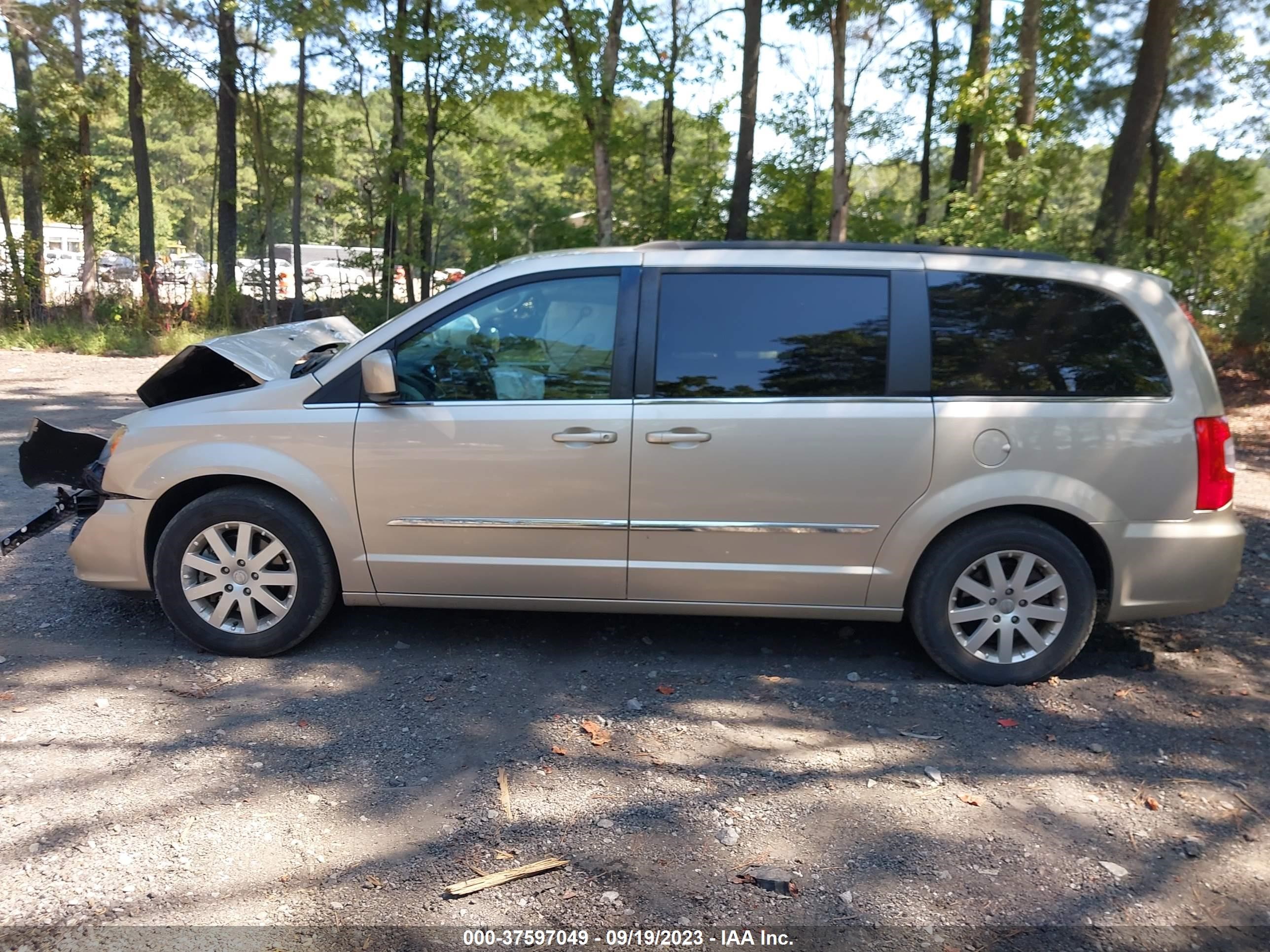 Photo 13 VIN: 2C4RC1BG5ER292806 - CHRYSLER TOWN & COUNTRY 