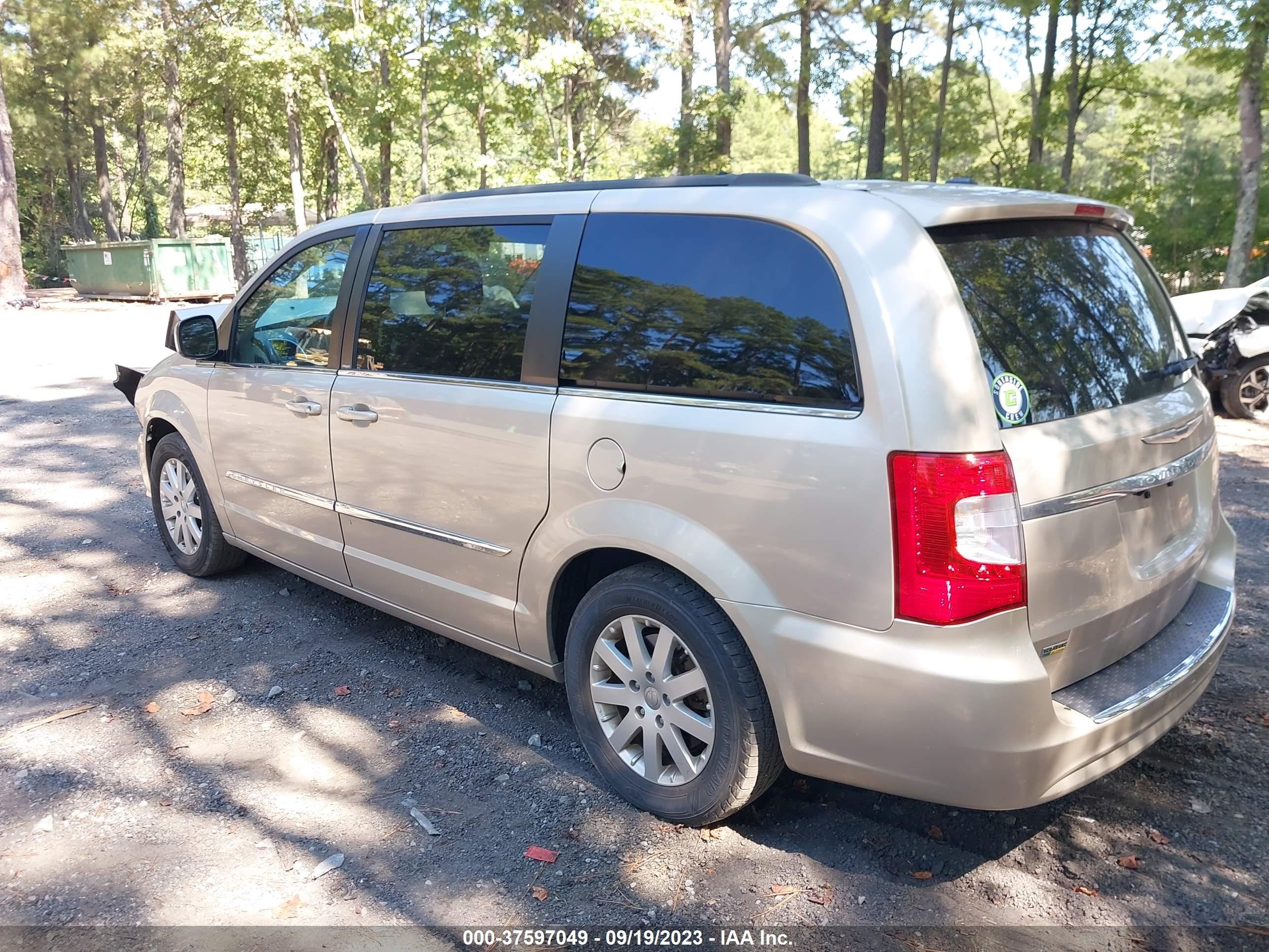 Photo 2 VIN: 2C4RC1BG5ER292806 - CHRYSLER TOWN & COUNTRY 