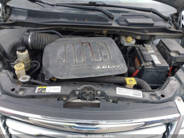 Photo 9 VIN: 2C4RC1BG5FR560822 - CHRYSLER TOWN AND COUNTRY 