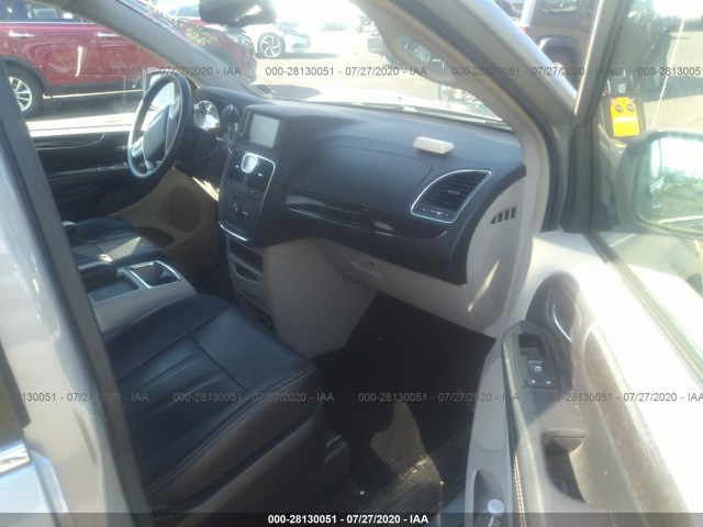 Photo 4 VIN: 2C4RC1BG5FR563008 - CHRYSLER TOWN & COUNTRY 