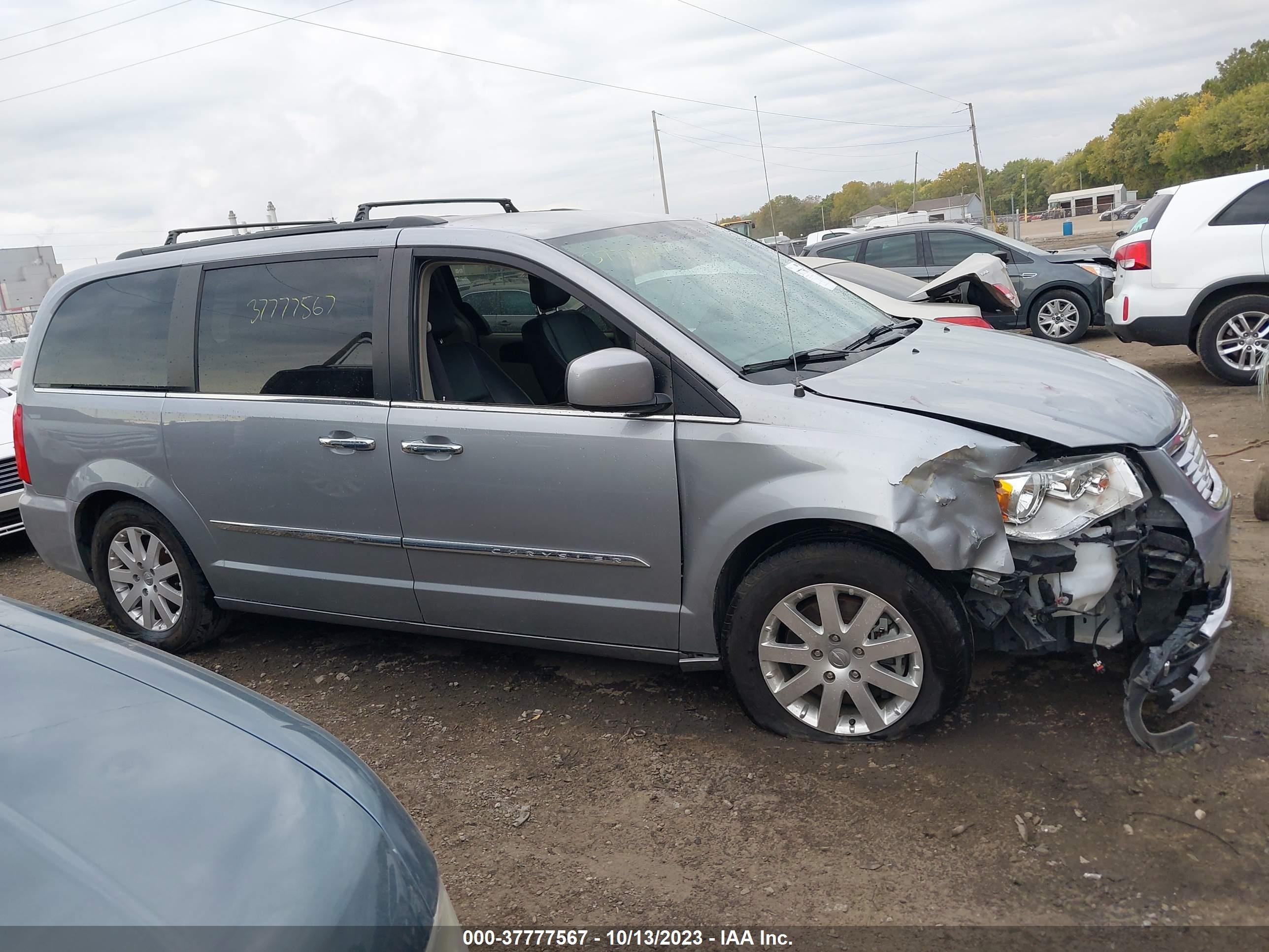 Photo 12 VIN: 2C4RC1BG5FR578799 - CHRYSLER TOWN & COUNTRY 