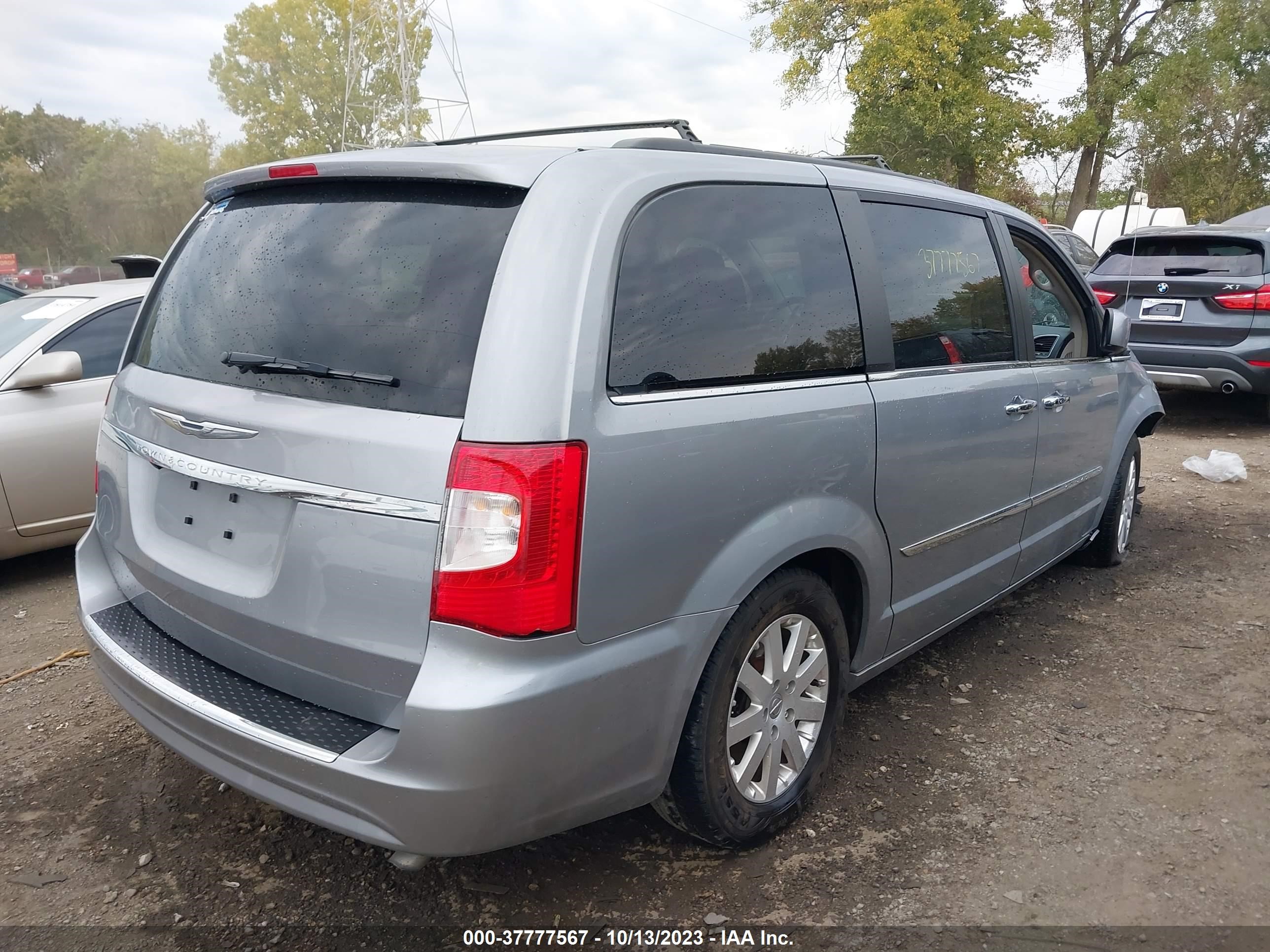 Photo 3 VIN: 2C4RC1BG5FR578799 - CHRYSLER TOWN & COUNTRY 