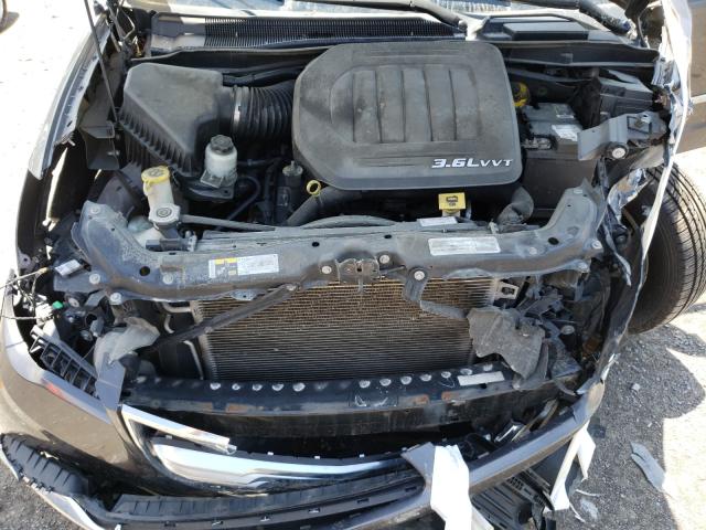 Photo 6 VIN: 2C4RC1BG5FR620842 - CHRYSLER TOWN &AMP COU 