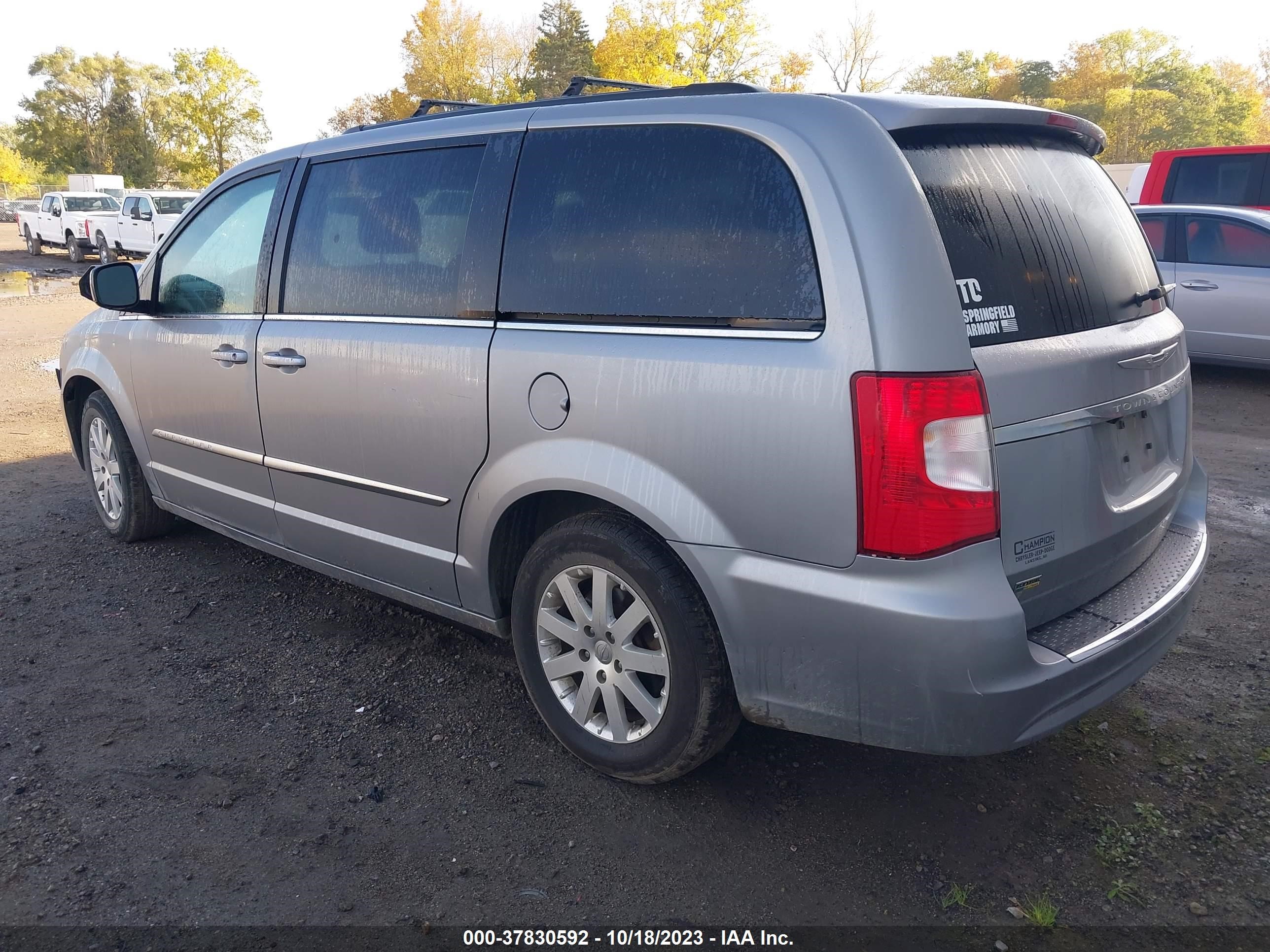 Photo 2 VIN: 2C4RC1BG5FR715871 - CHRYSLER TOWN & COUNTRY 