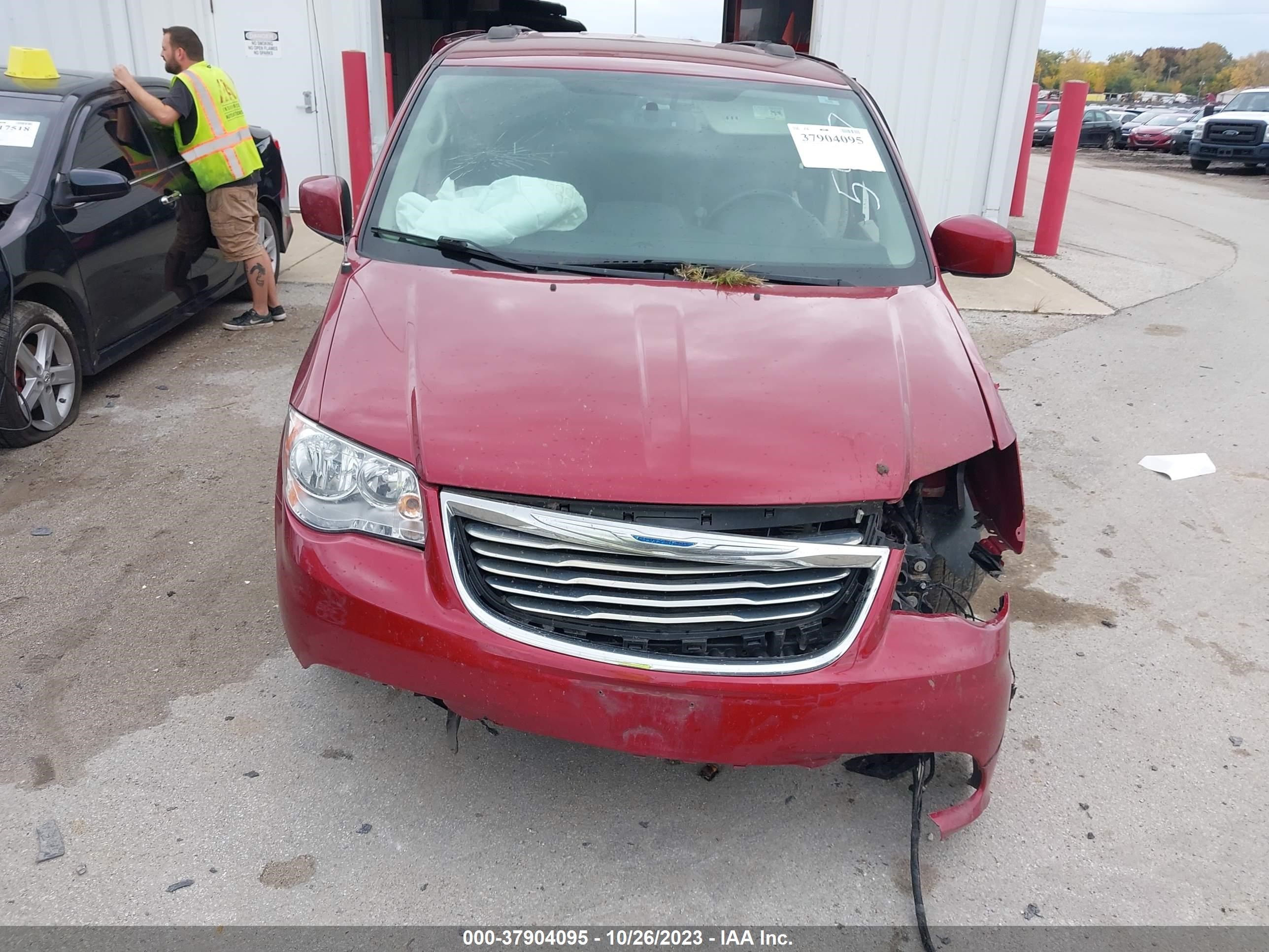 Photo 11 VIN: 2C4RC1BG5FR715997 - CHRYSLER TOWN & COUNTRY 