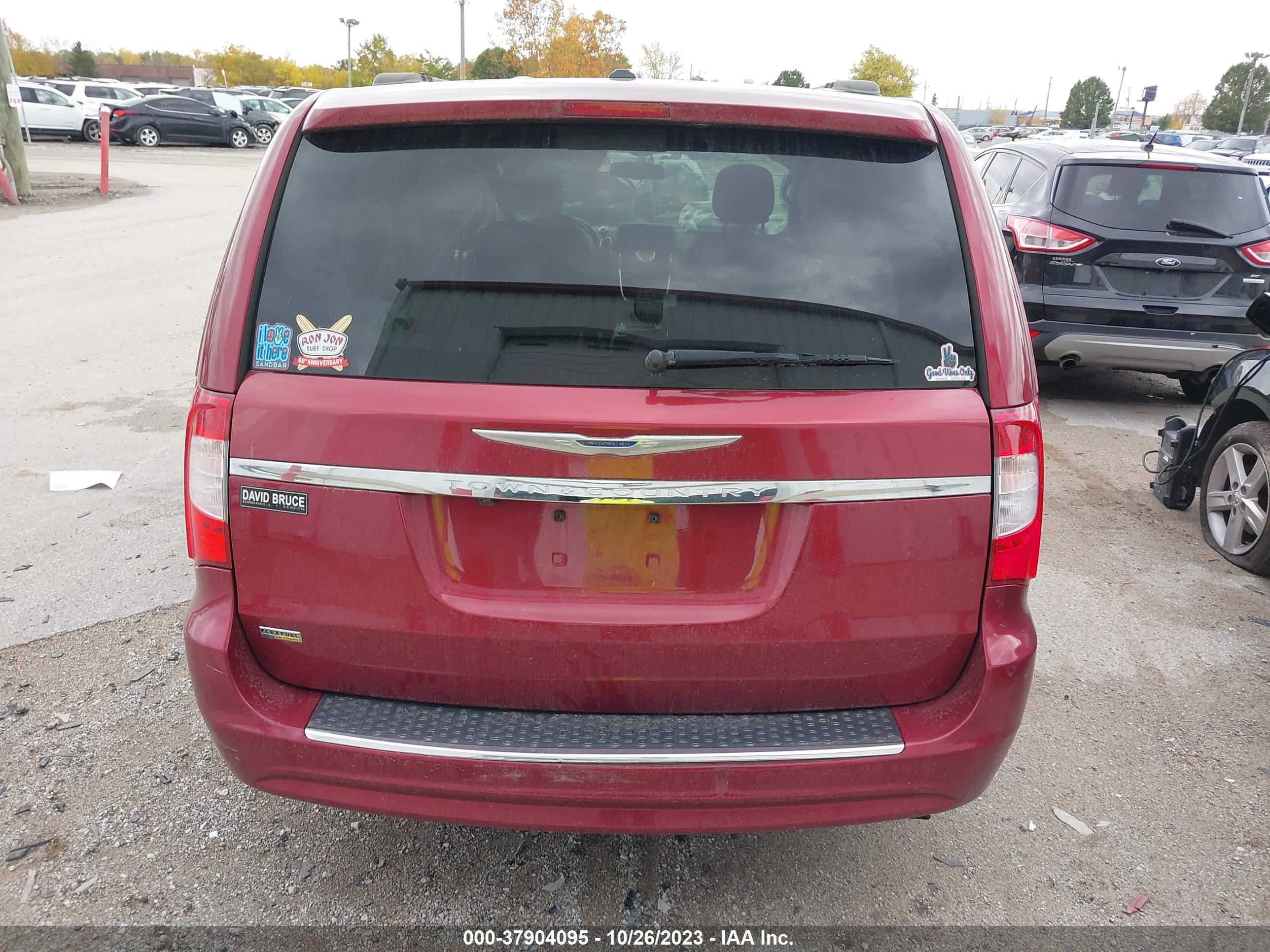 Photo 15 VIN: 2C4RC1BG5FR715997 - CHRYSLER TOWN & COUNTRY 