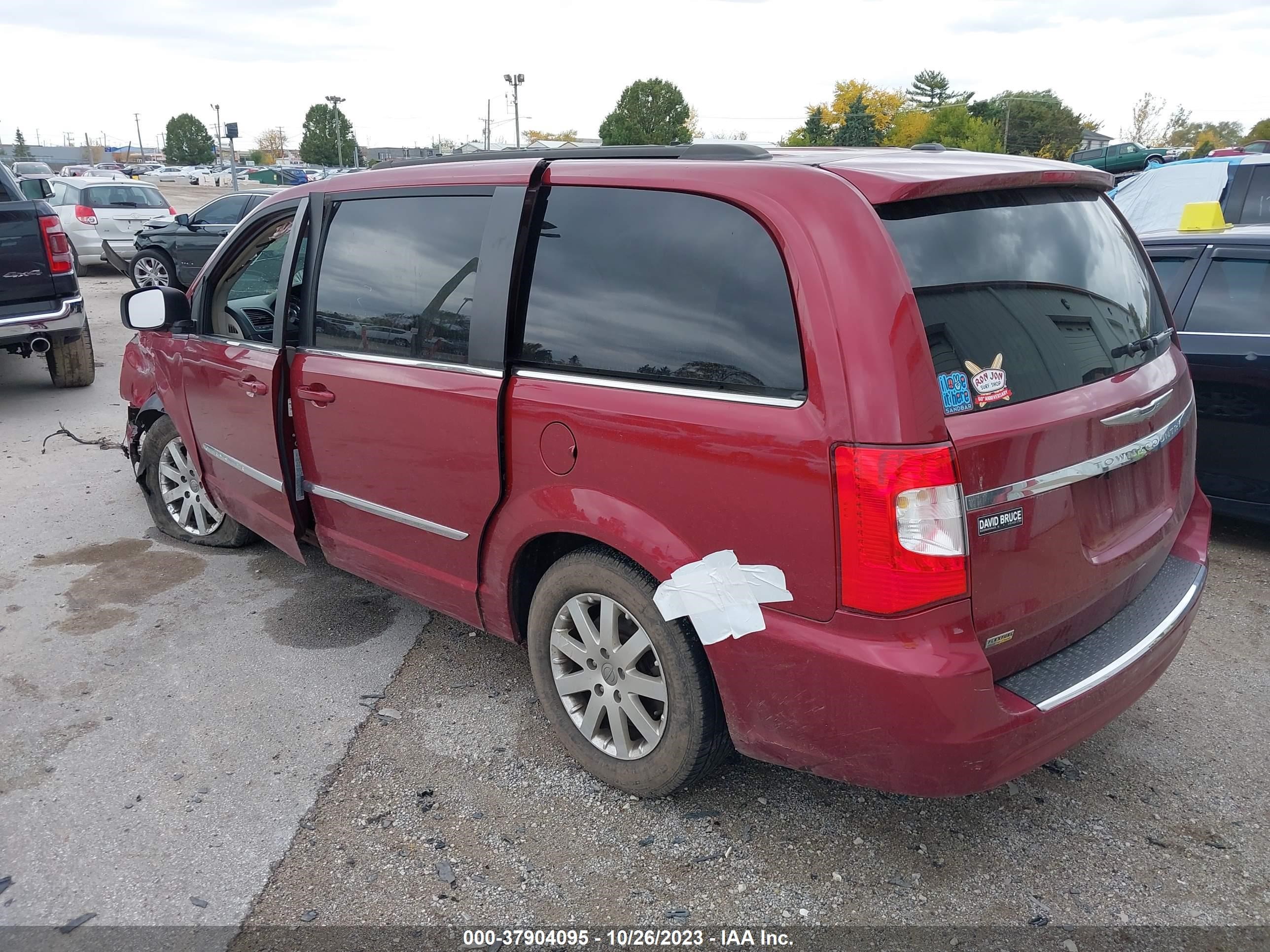 Photo 2 VIN: 2C4RC1BG5FR715997 - CHRYSLER TOWN & COUNTRY 