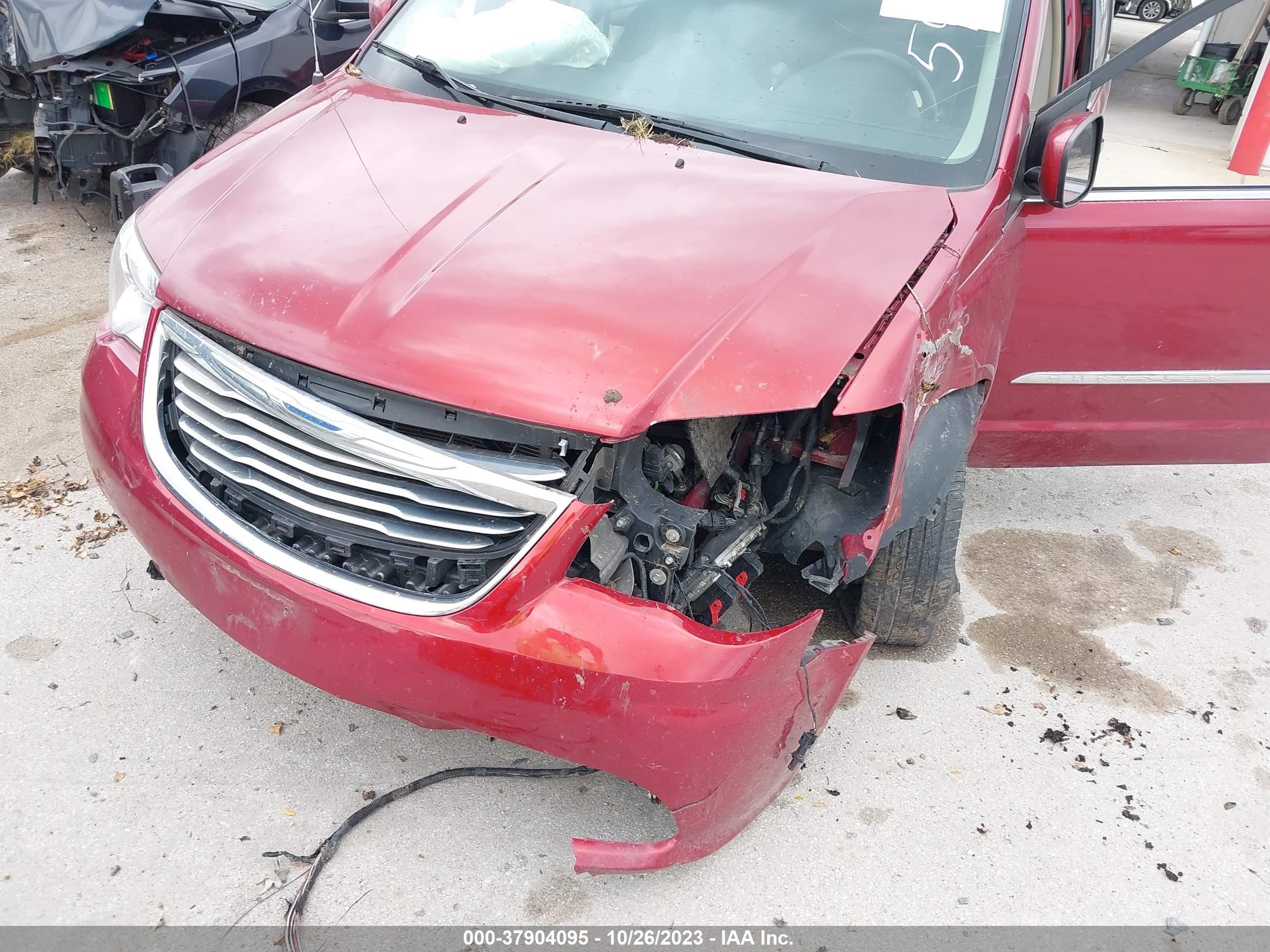 Photo 5 VIN: 2C4RC1BG5FR715997 - CHRYSLER TOWN & COUNTRY 