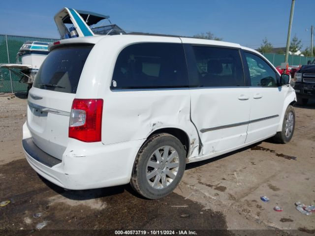 Photo 3 VIN: 2C4RC1BG5FR717636 - CHRYSLER TOWN AND COUNTRY 