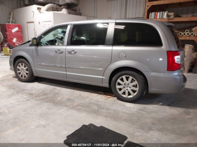 Photo 2 VIN: 2C4RC1BG5GR194460 - CHRYSLER TOWN AND COUNTRY 