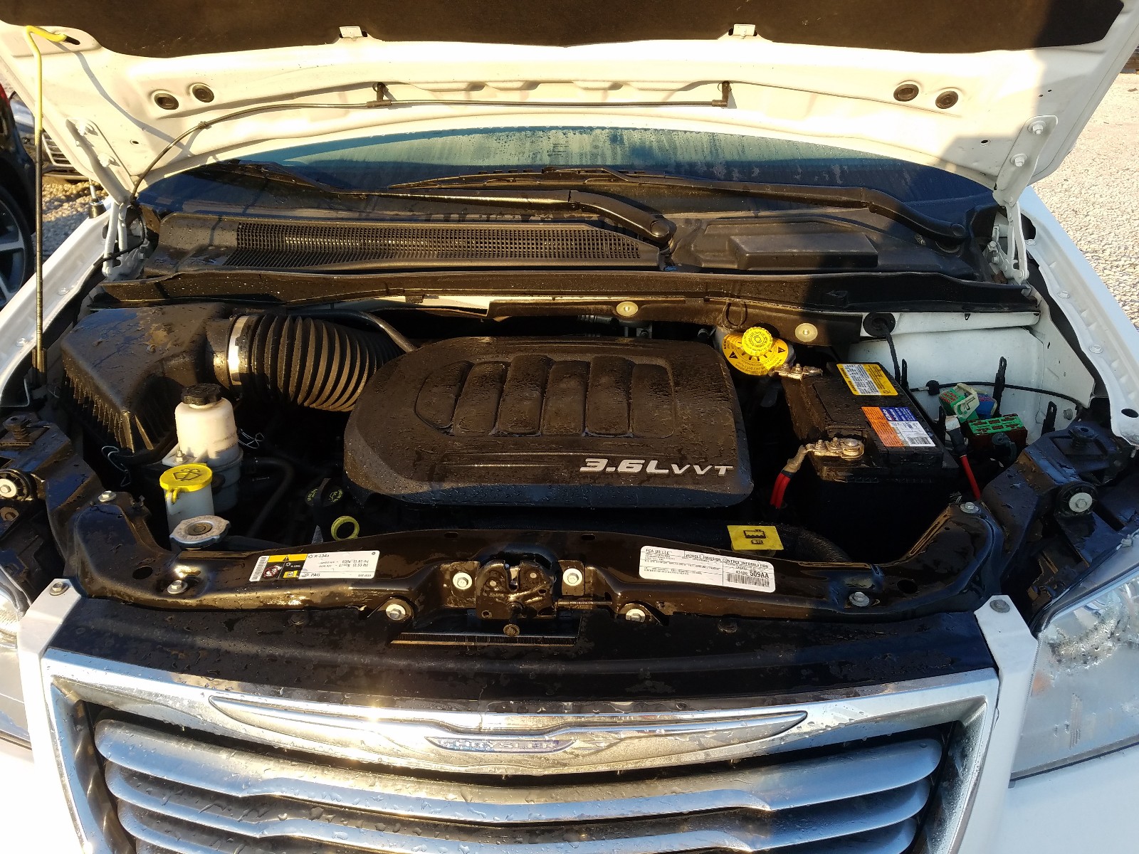 Photo 6 VIN: 2C4RC1BG5GR229207 - CHRYSLER TOWN &AMP COU 