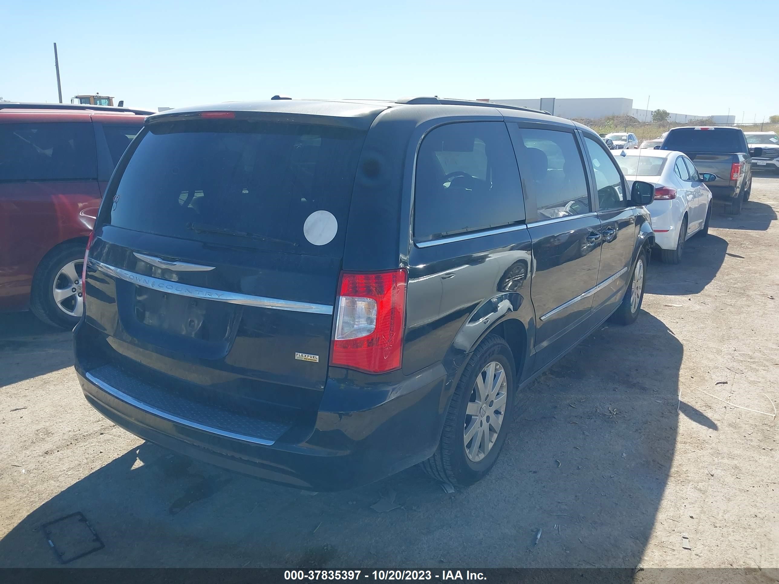 Photo 3 VIN: 2C4RC1BG5GR299841 - CHRYSLER TOWN & COUNTRY 